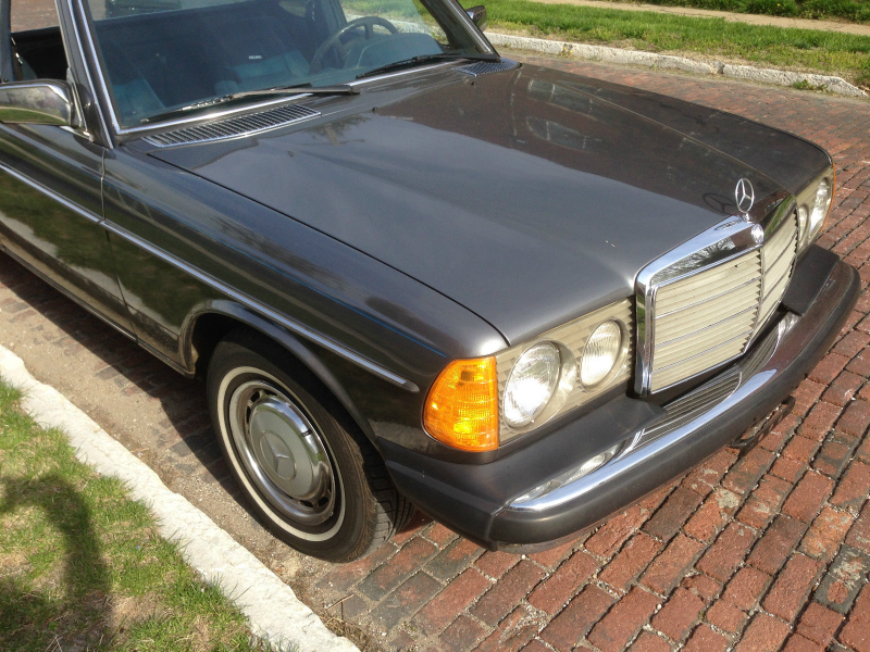 Illustration for article titled The Most Beautiful 1979 Mercedes Is Half El Camino
